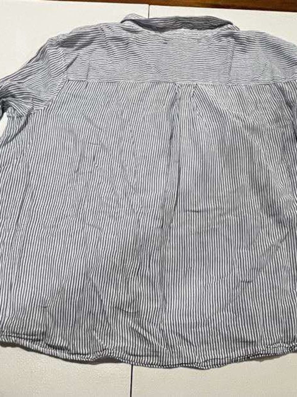XiRENA Light Blue & White Striped Casual Button-Down Shirt Size Large - Picture 2 of 12